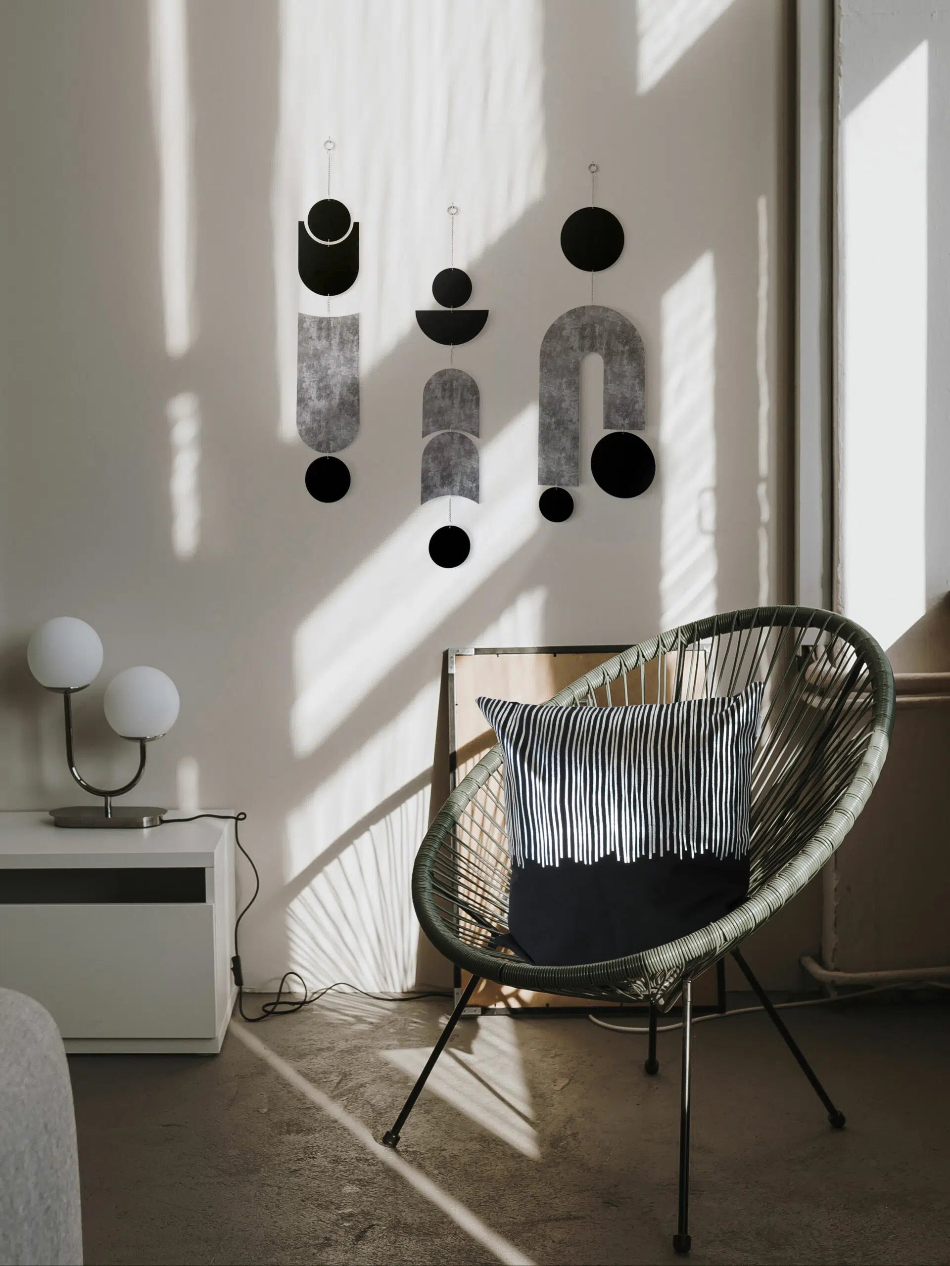 שלישיית תכשיטי קיר - אפור