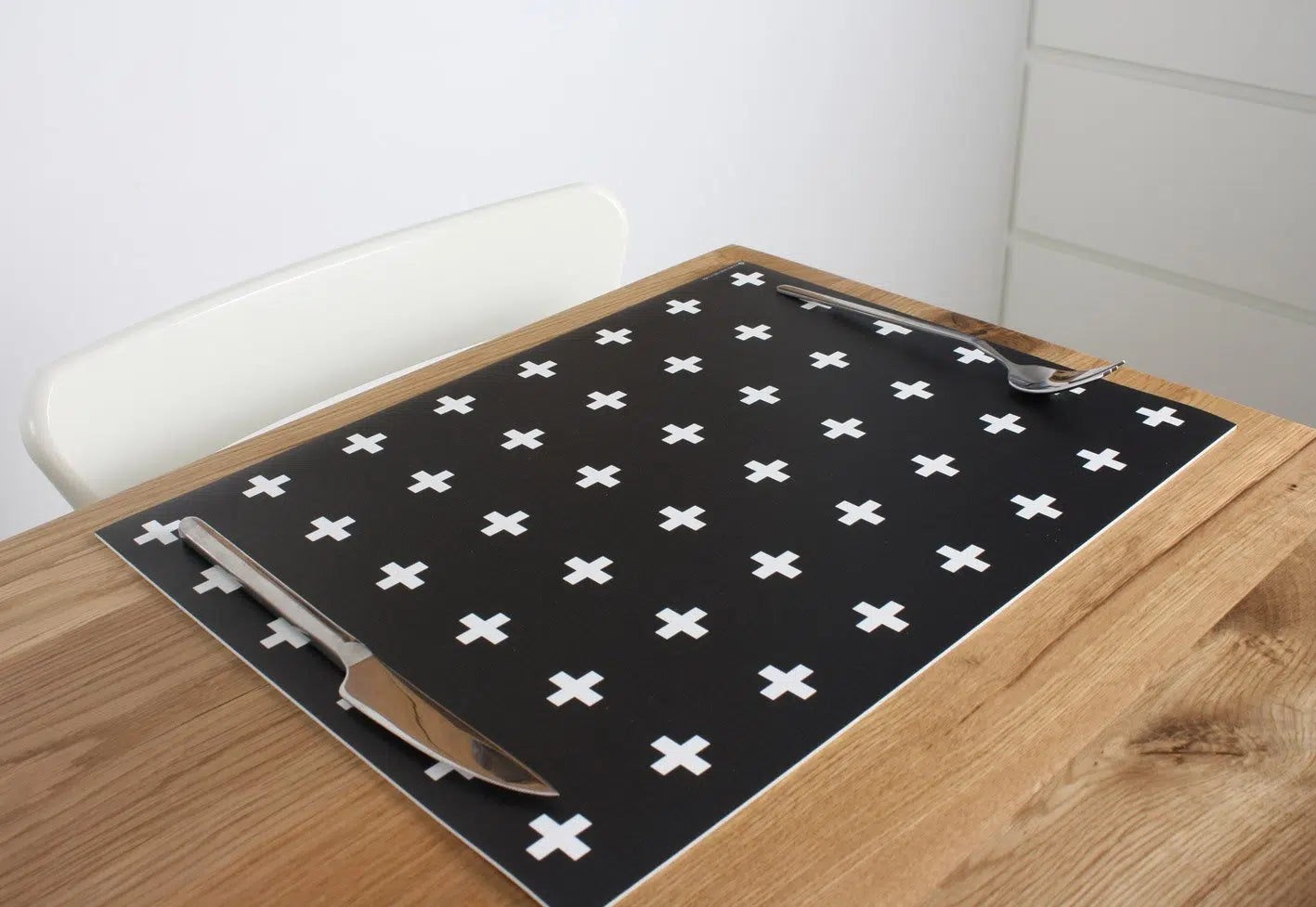 פלייסמט ויניל - דגם פלוס שחור