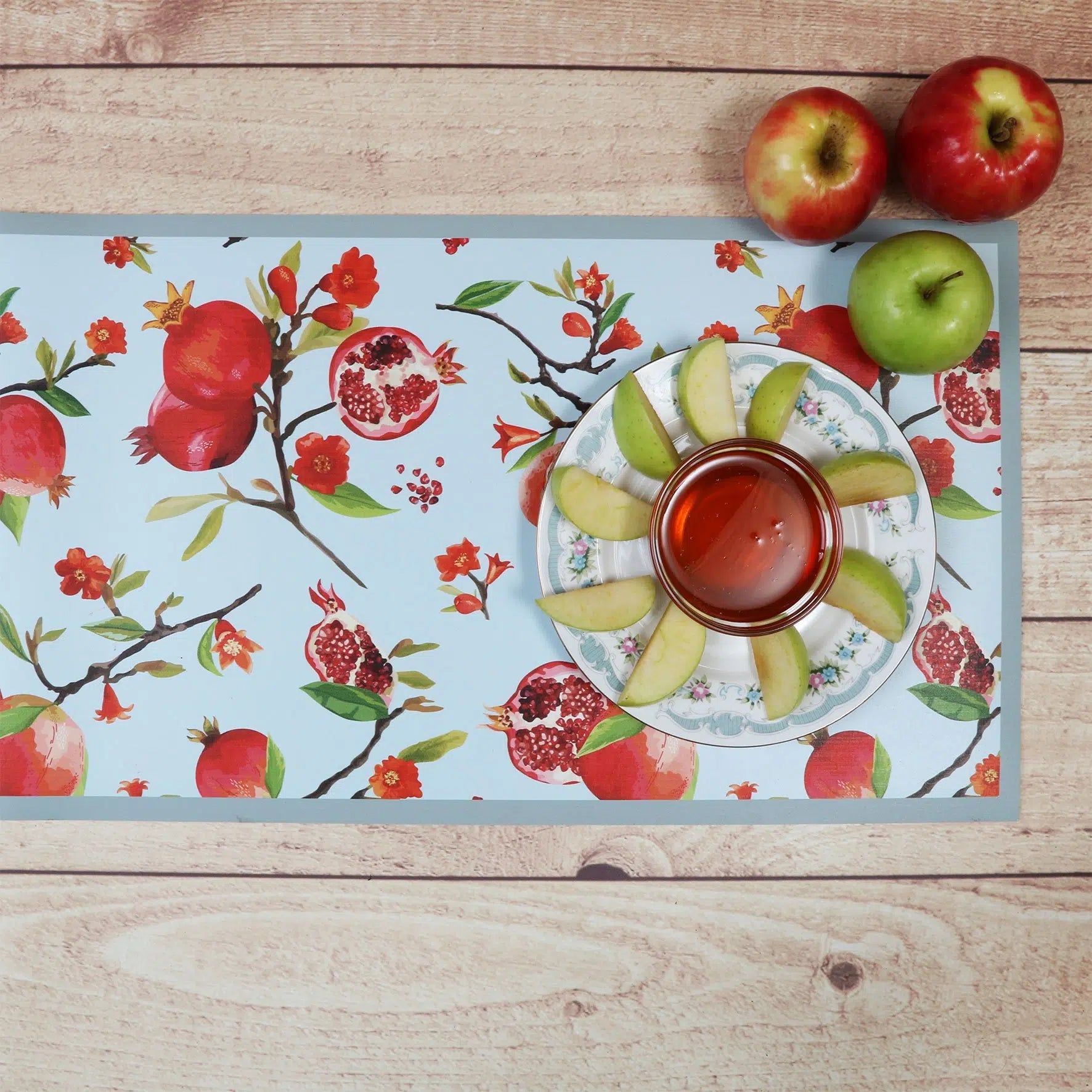 ראנר ויניל - דגם רימונים תכלת