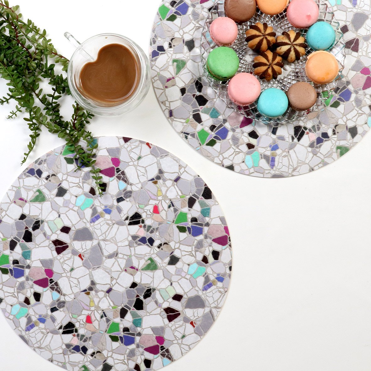 פלייסמט ויניל עגול - דגם טראצו צבעוני