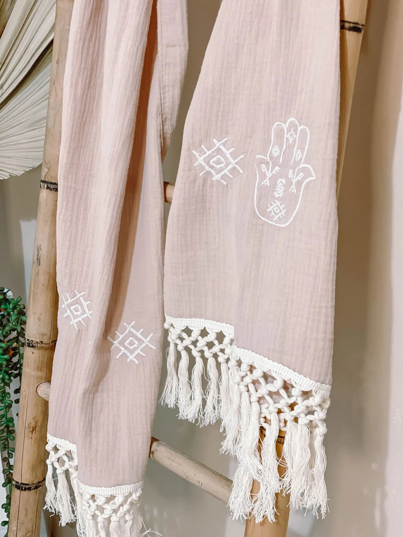 צעיף טטרה רקום - דגם Berber