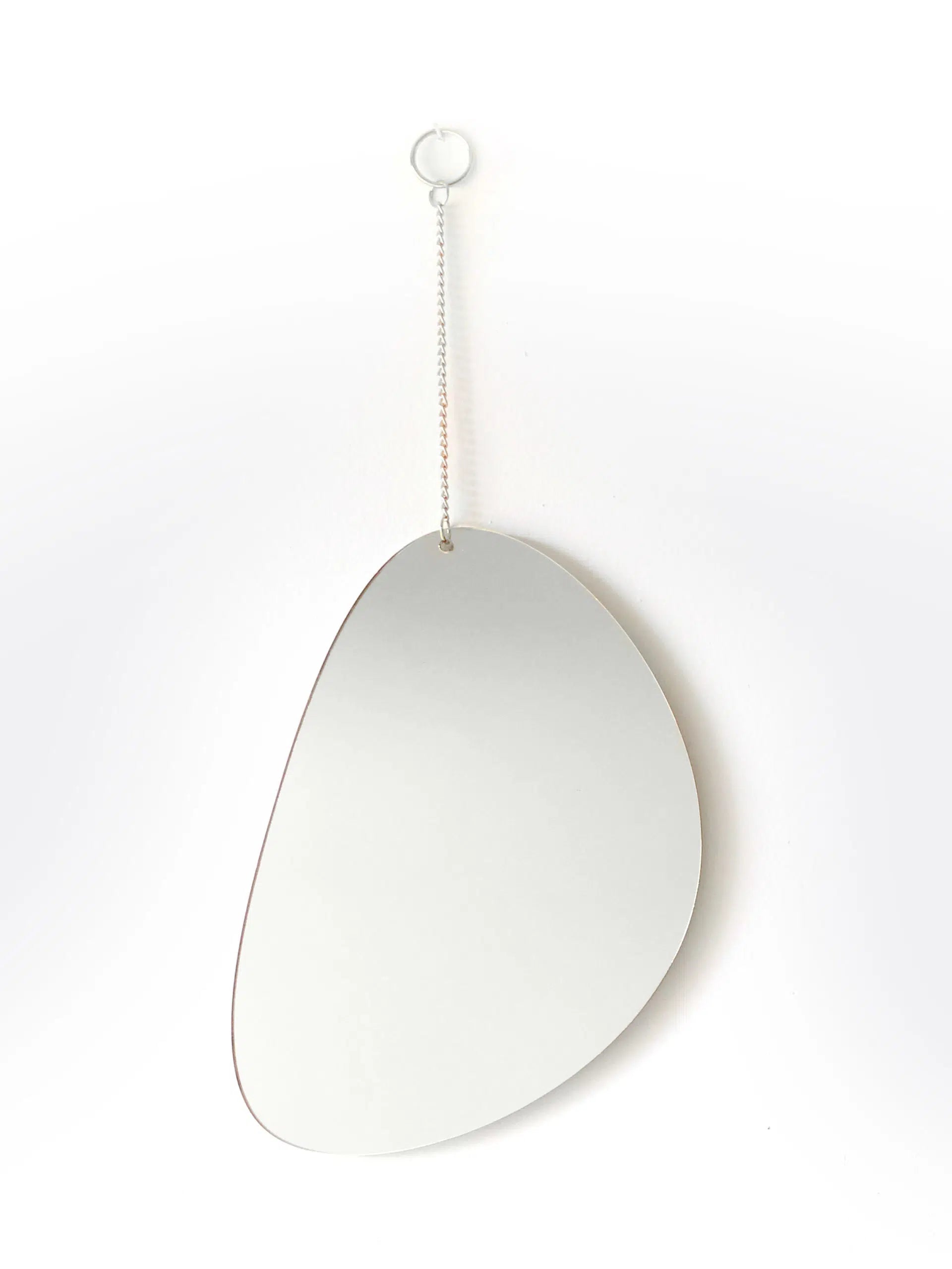 עודפים - קישוט קיר בשילוב מראה אמורפית קליר בינוני