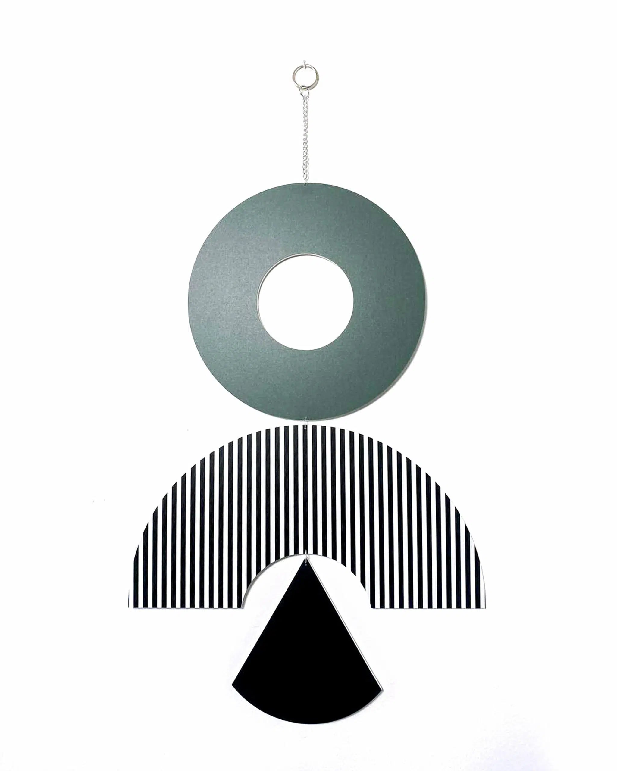 תכשיט קיר גיאומטרי ירוק