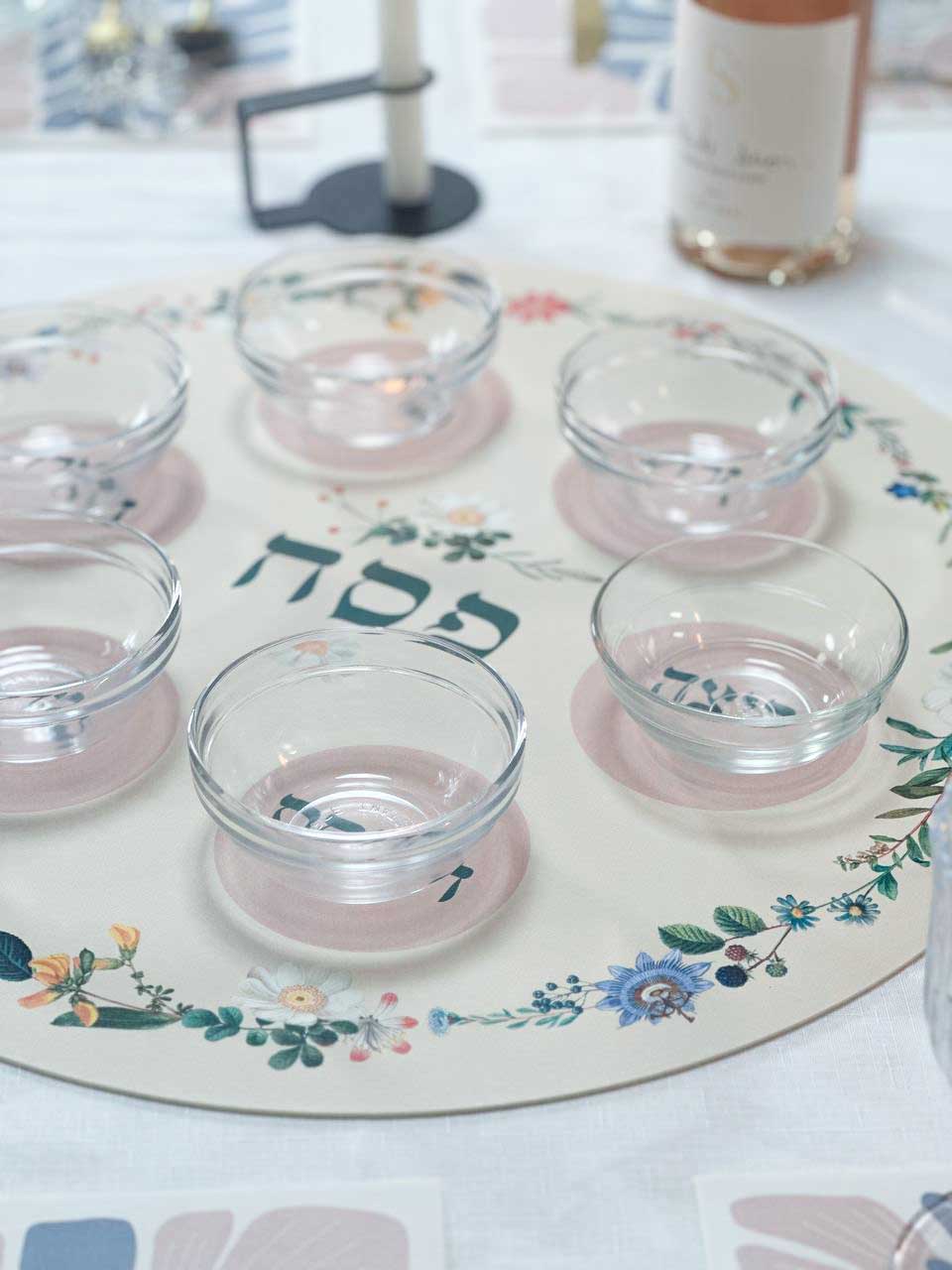 פלייסמט ויניל עגול- דגם צלחת פסח פרחוני