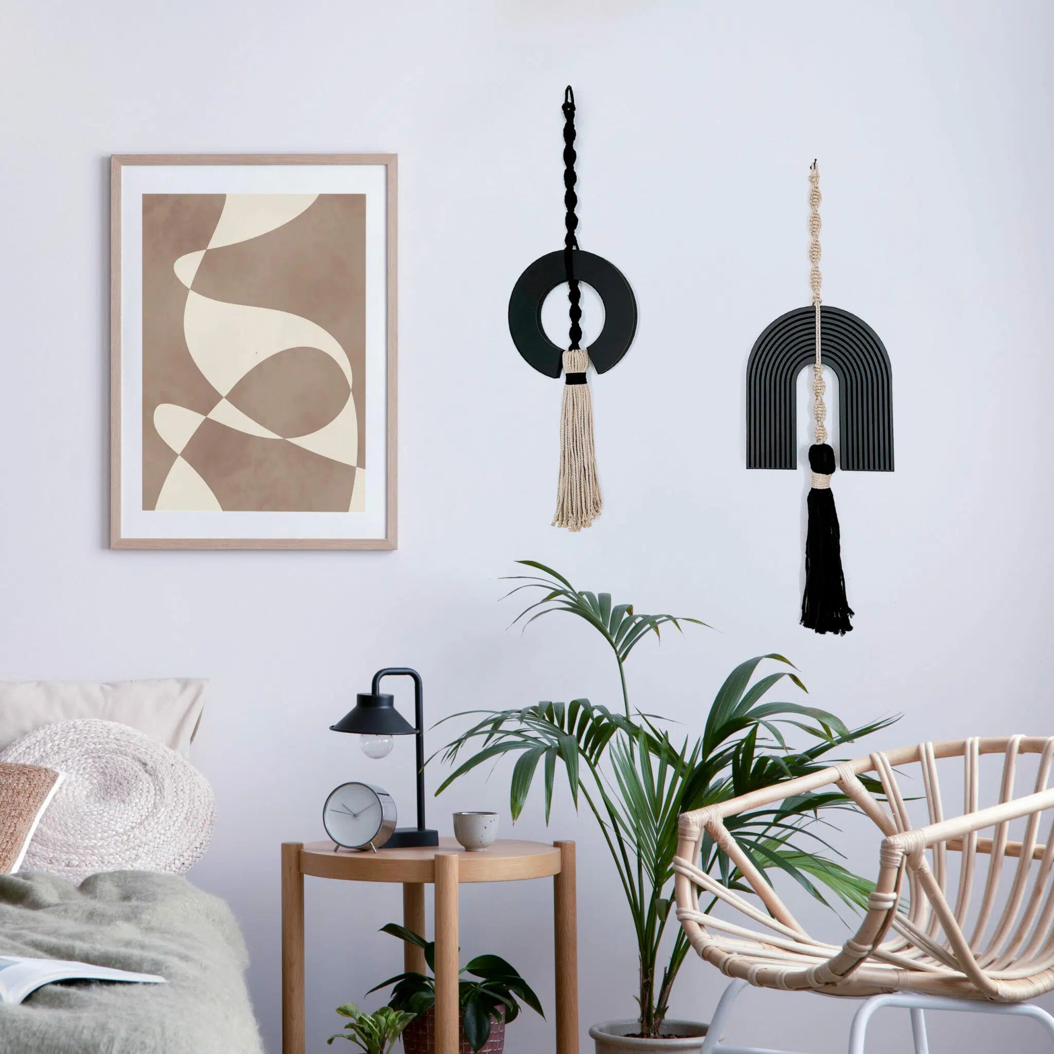 תכשיט קיר - תחריט פרסה שחור בשילוב מקרמה