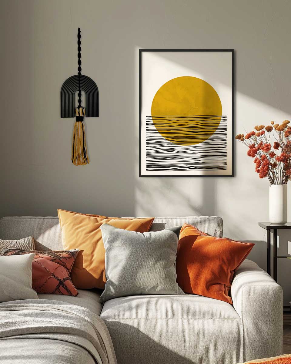 תכשיט קיר - תחריט פרסה שחור בשילוב מקרמה צהוב