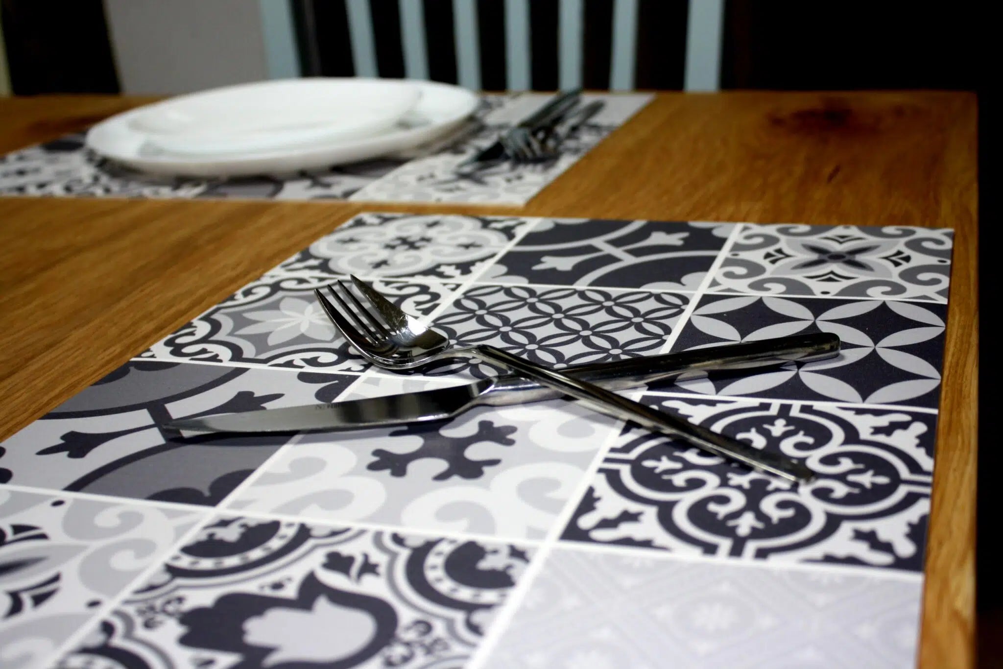 פלייסמט ויניל - דגם אריחים אפור