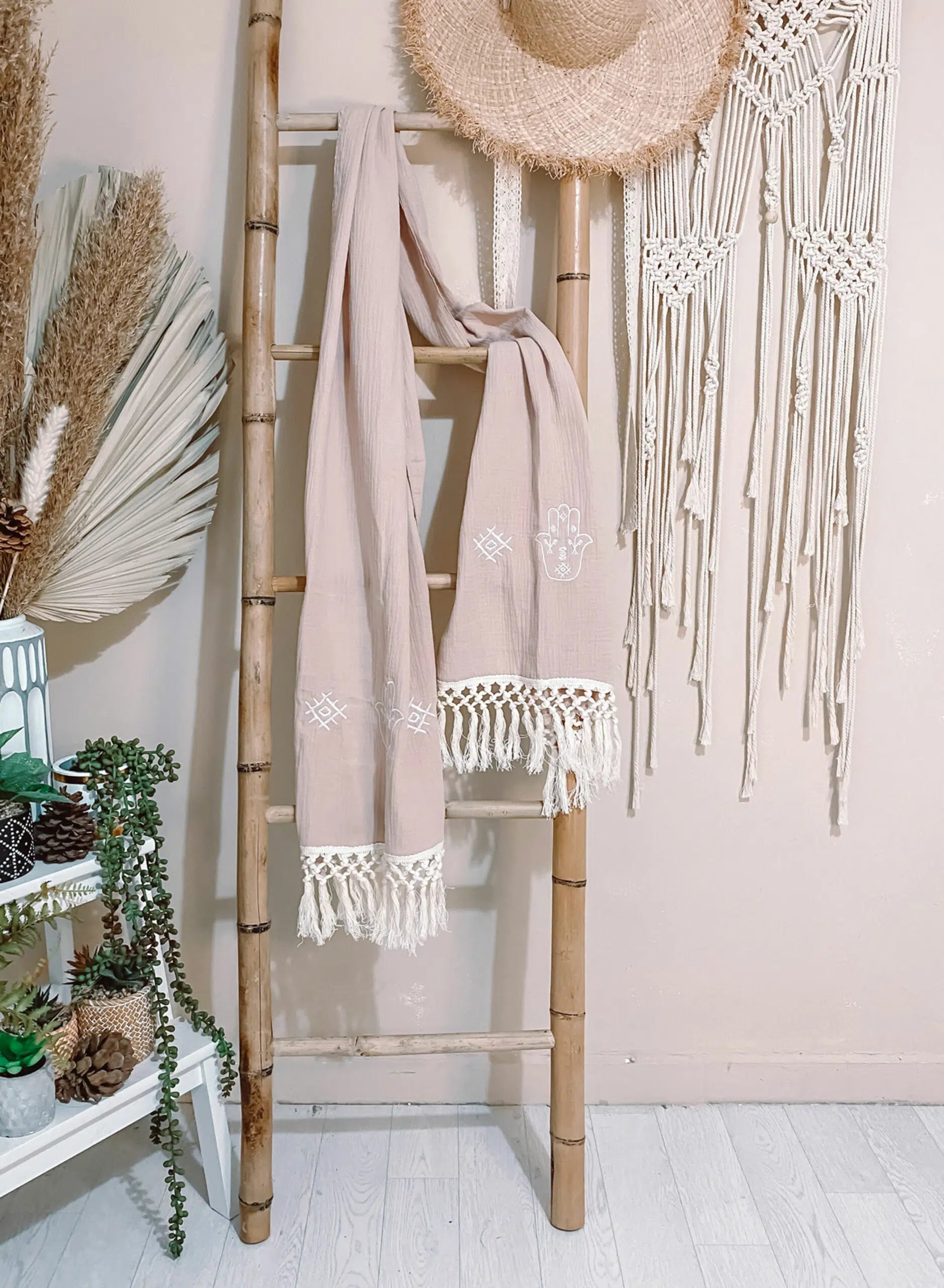 צעיף טטרה רקום - דגם Berber