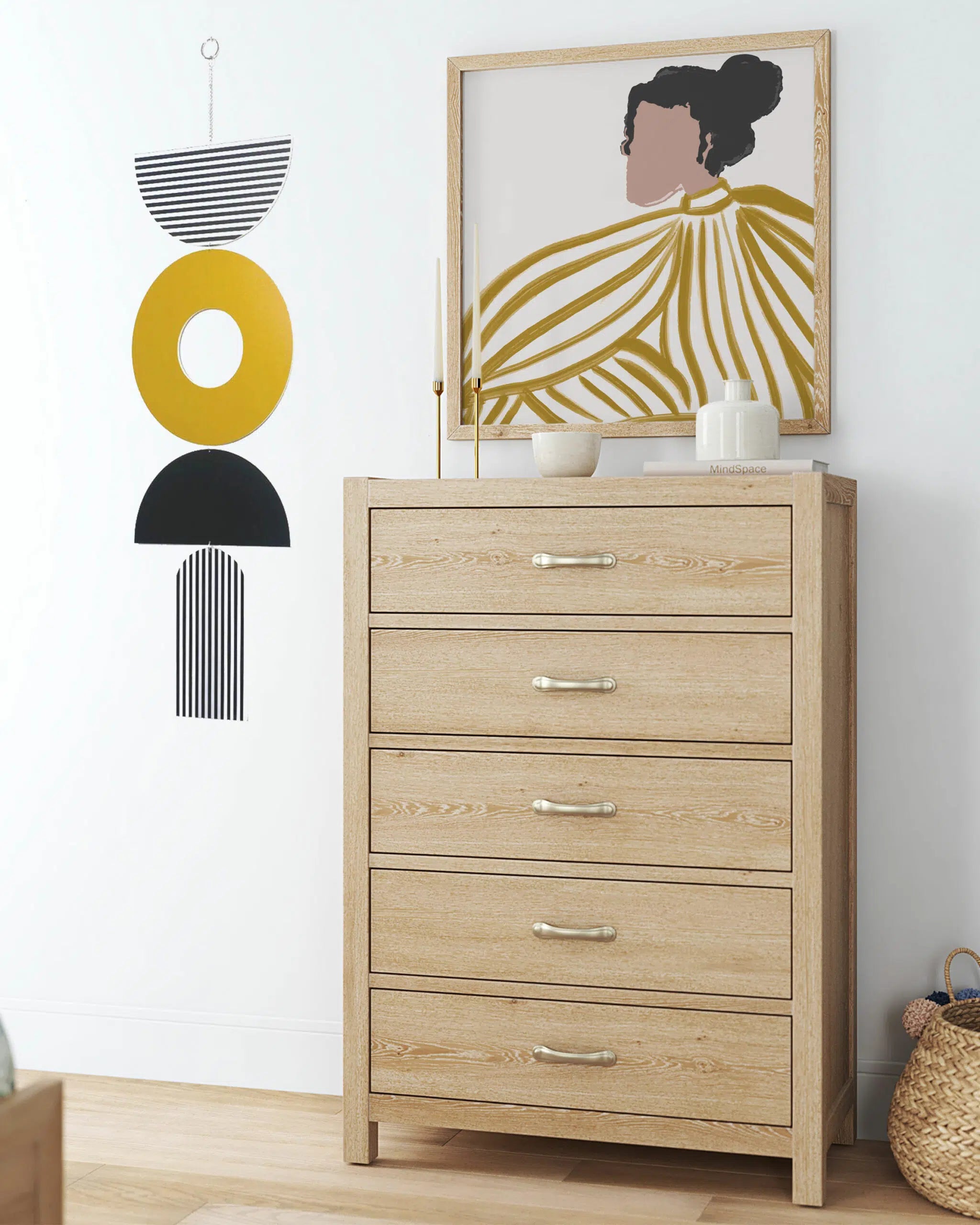 תכשיט קיר גיאומטרי צהוב