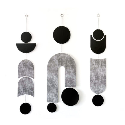 שלישיית תכשיטי קיר - אפור