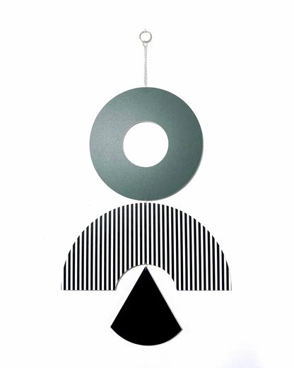 תכשיט קיר גיאומטרי ירוק