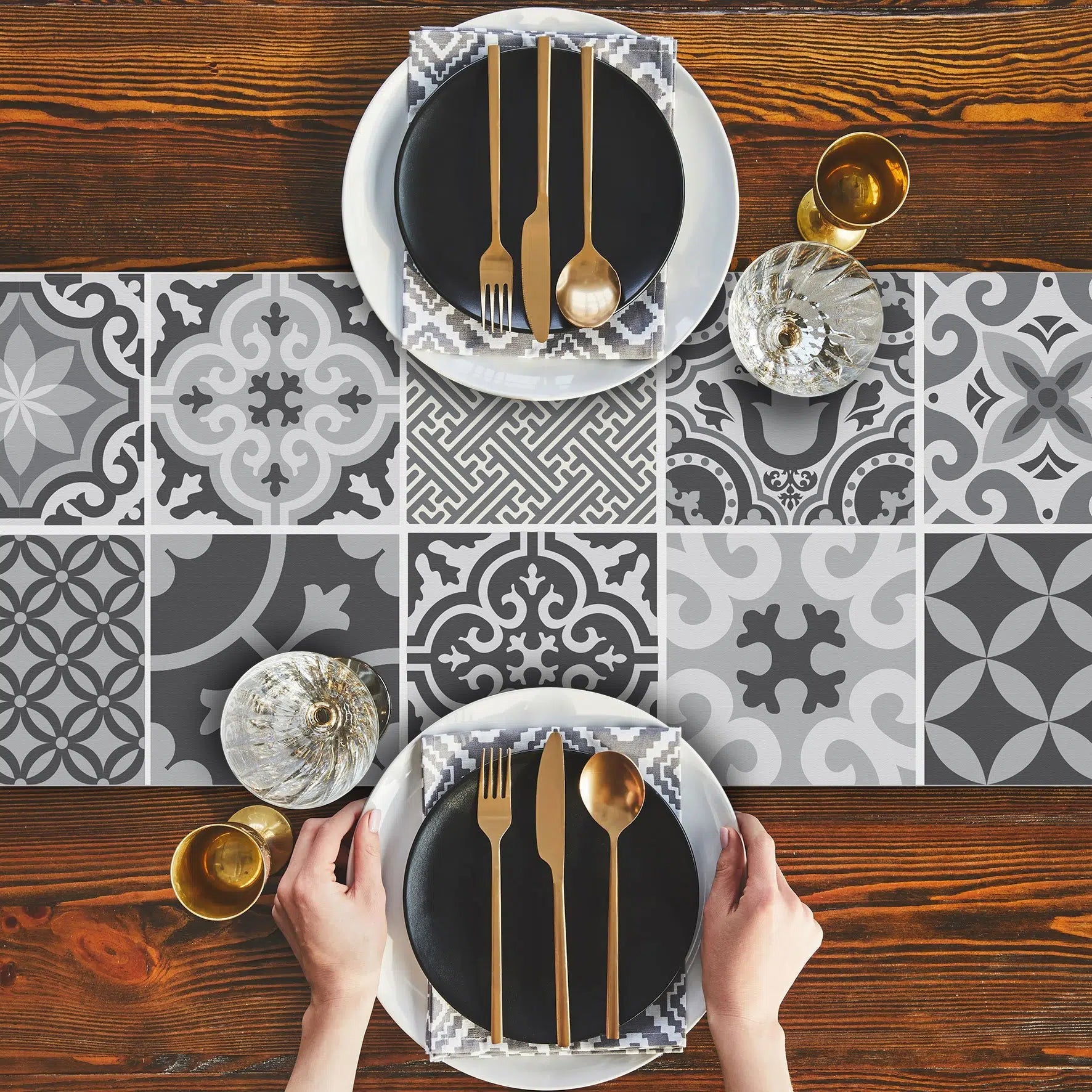 ראנר ויניל - דגם Tiles אפור