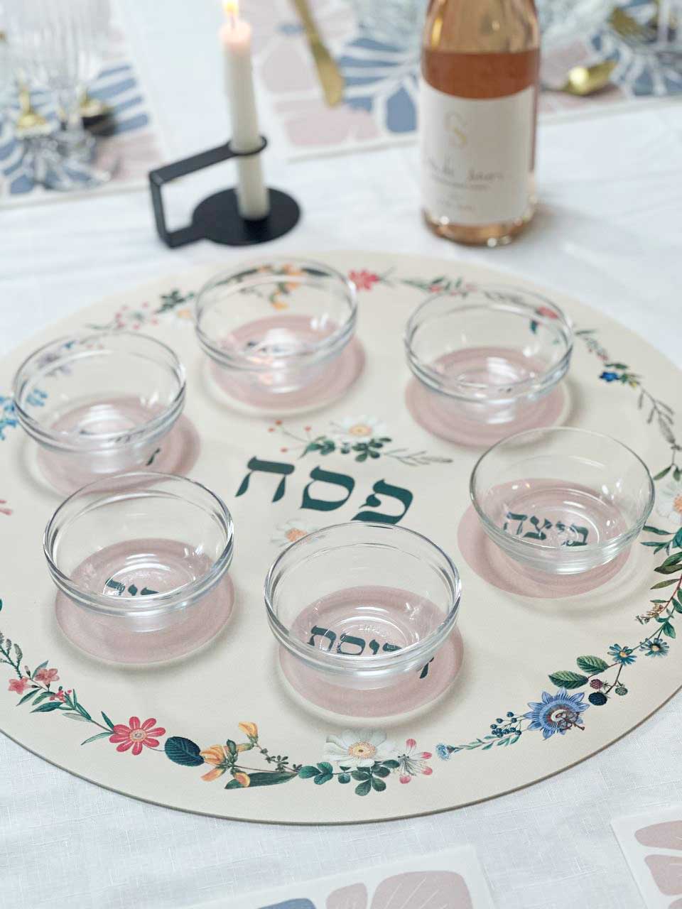 פלייסמט ויניל עגול- דגם צלחת פסח פרחוני