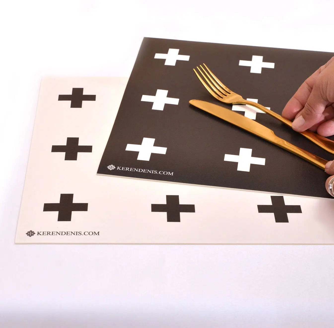 פלייסמט ויניל - דגם פלוס שחור