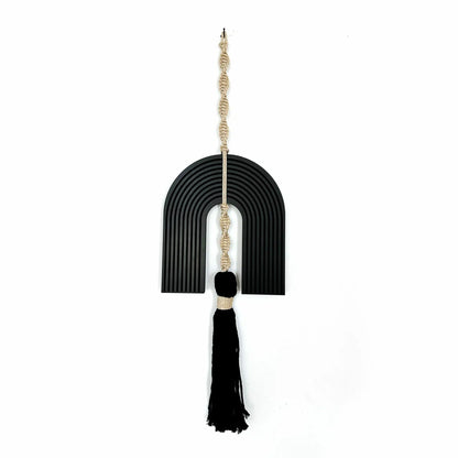 תכשיט קיר - תחריט פרסה שחור בשילוב מקרמה