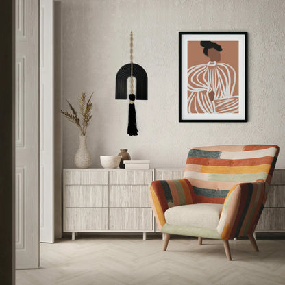 תכשיט קיר - תחריט פרסה שחור בשילוב מקרמה