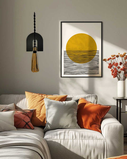 תכשיט קיר - תחריט פרסה שחור בשילוב מקרמה צהוב