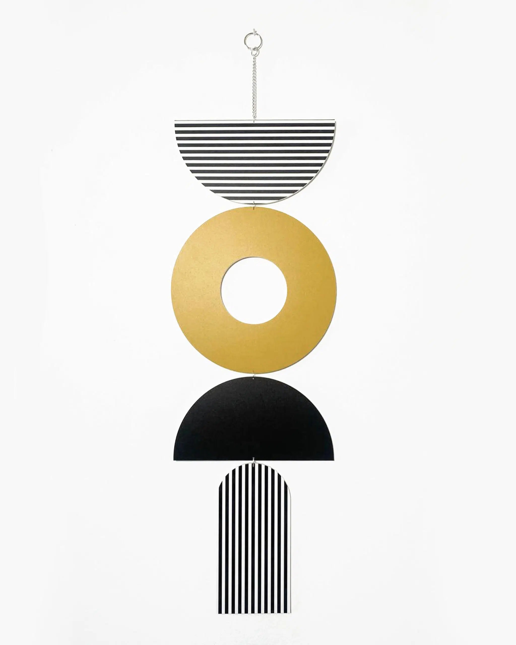 תכשיט קיר גיאומטרי צהוב