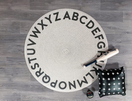 שטיח ויניל עגול - קוטר 120 ס"מ דגם Letters